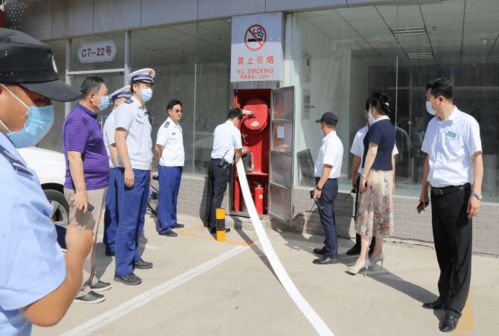 消防安全不松懈 有序復(fù)工保平安 朝陽(yáng)區(qū)消防救援支隊(duì)副支隊(duì)長(zhǎng)盧立堂帶隊(duì)到五方天雅檢查消防安全工作